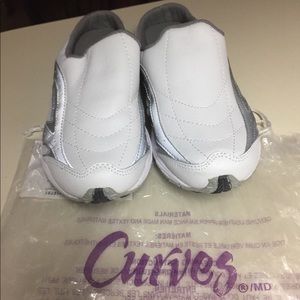 Brand new Curves mules